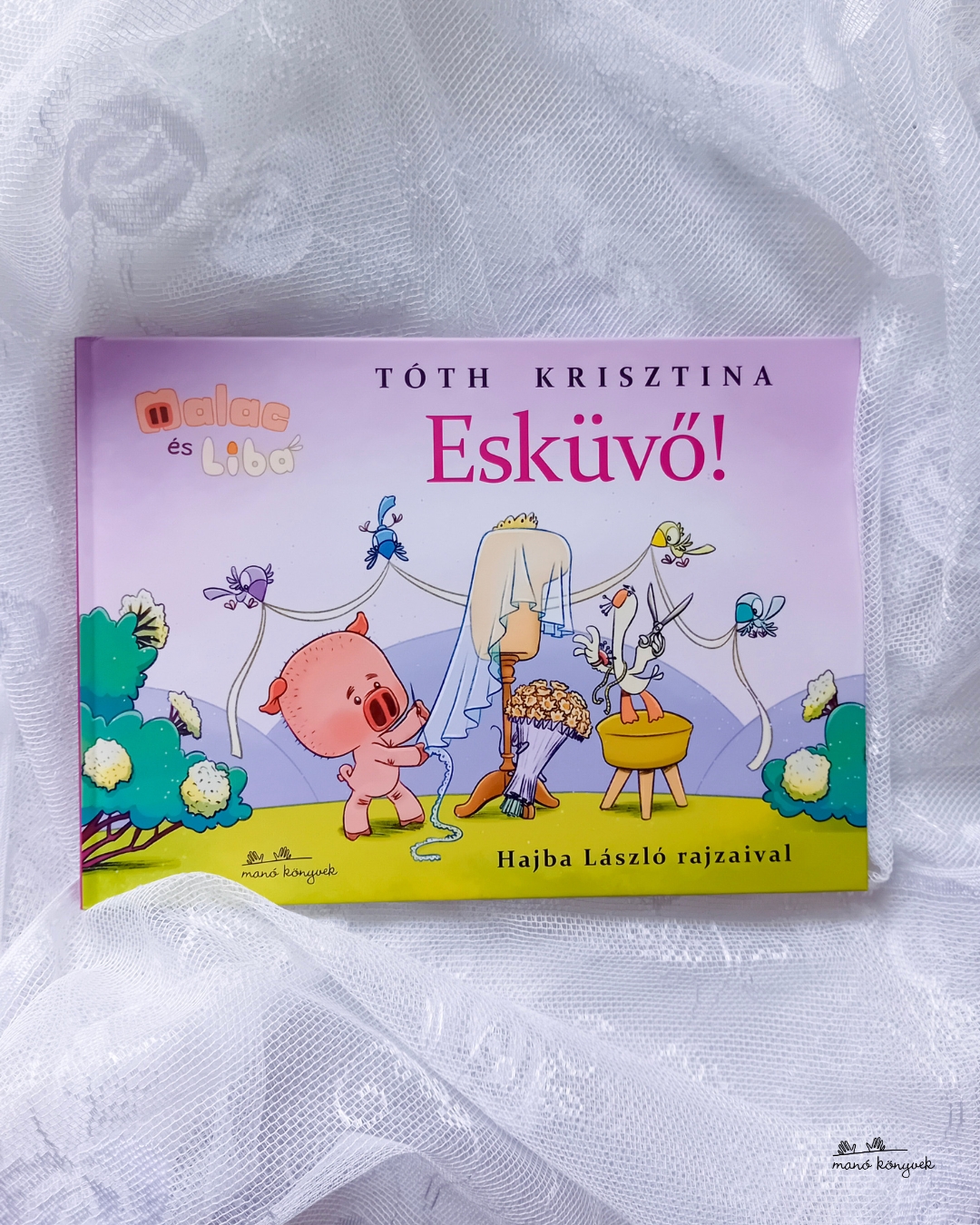 Tóth Krisztina költő, író, műfordító
